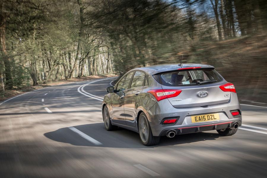  Hyundai i30 5-Door Turbo 2015 года  (UK) (фото 8 из 20)